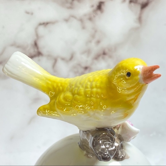 Vintage porcelain bell with yellow bird and music very unique - Picture 8 of 9